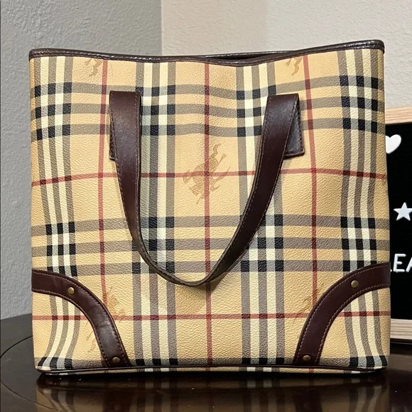 Burberry Vintage Haymarket Check Tote Bag in Coated Canvas and Leather - Picture 3 of 15